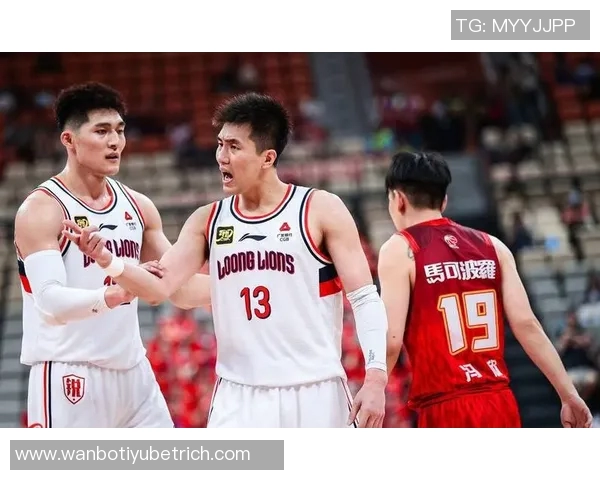 郭艾伦半场表现平平仅得7分4板3失误遭王少杰封盖状态堪忧